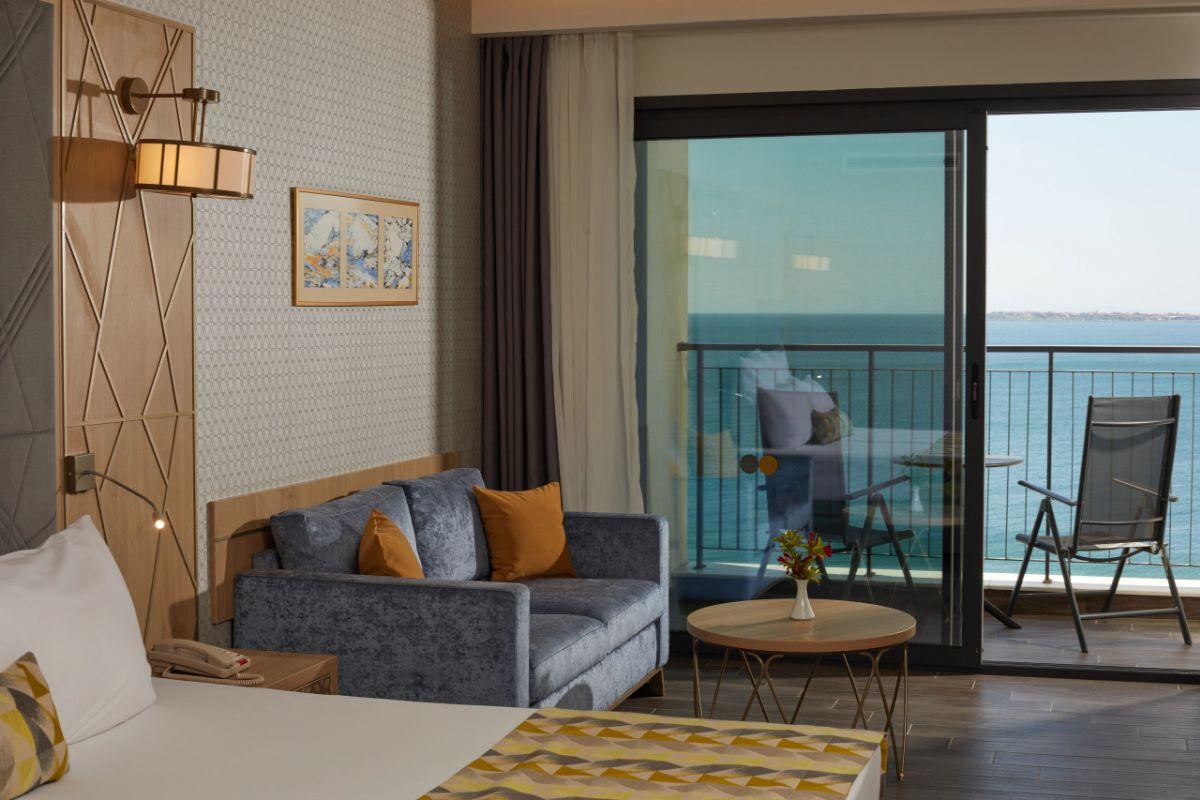 CAMERĂ DUBLĂ DELUXE CU VEDERE LA MARE, VEDERE FRONTALĂ Secrets Sunny Beach Resort & Spa CAMERĂ DUBLĂ DELUXE CU VEDERE LA MARE, VEDERE FRONTALĂ Secrets Sunny Beach Resort & Spa