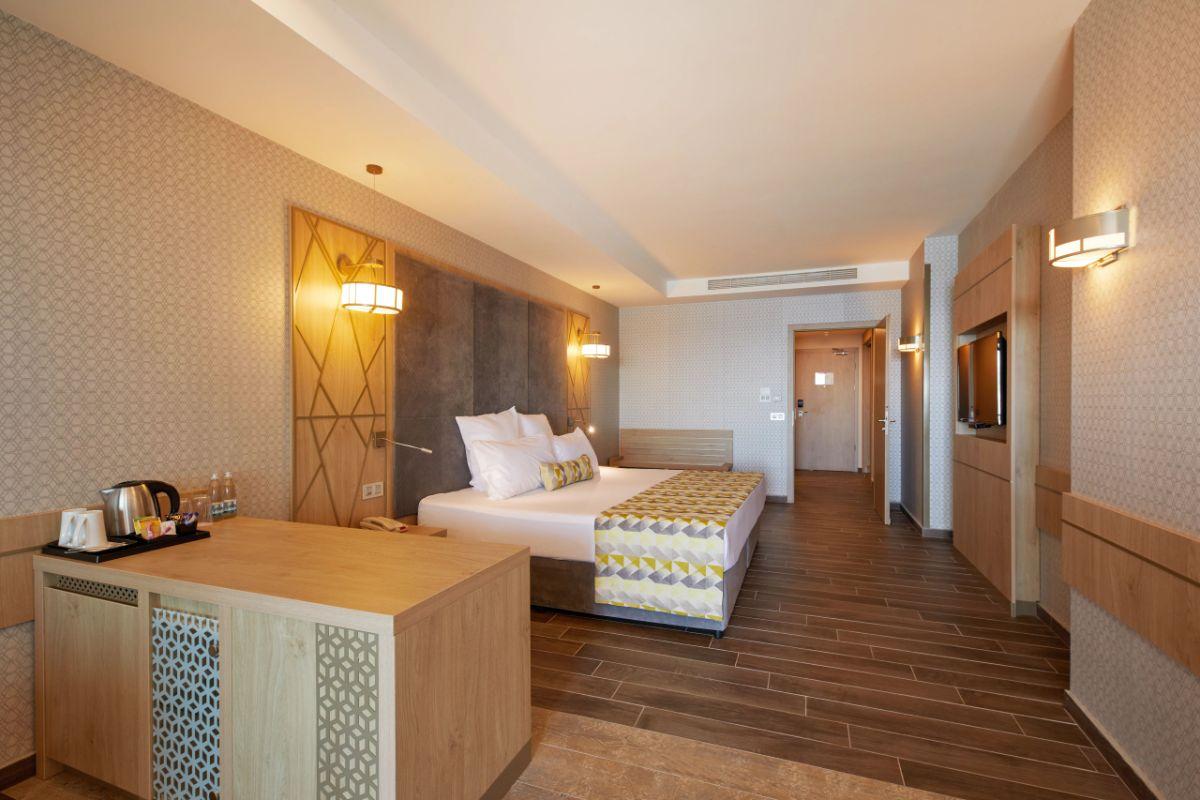 Джуниър Суит  Secrets Sunny Beach Resort & Spa Burgas