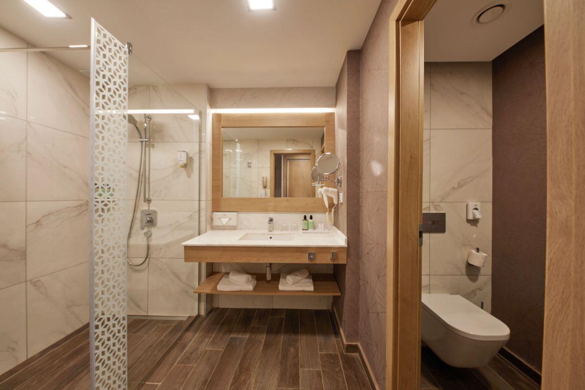 SUITE JUNIOR CU VEDERE FRONTALĂ LA MARE Secrets Sunny Beach Resort & Spa SUITE JUNIOR CU VEDERE FRONTALĂ LA MARE Secrets Sunny Beach Resort & Spa