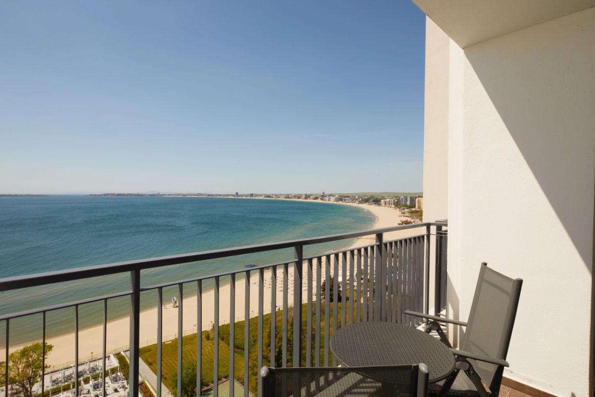 PREFERRED CLUB DOUBLE DELUXE CU VEDERE FRONTALĂ LA MARE Secrets Sunny Beach Resort & Spa PREFERRED CLUB DOUBLE DELUXE CU VEDERE FRONTALĂ LA MARE Secrets Sunny Beach Resort & Spa