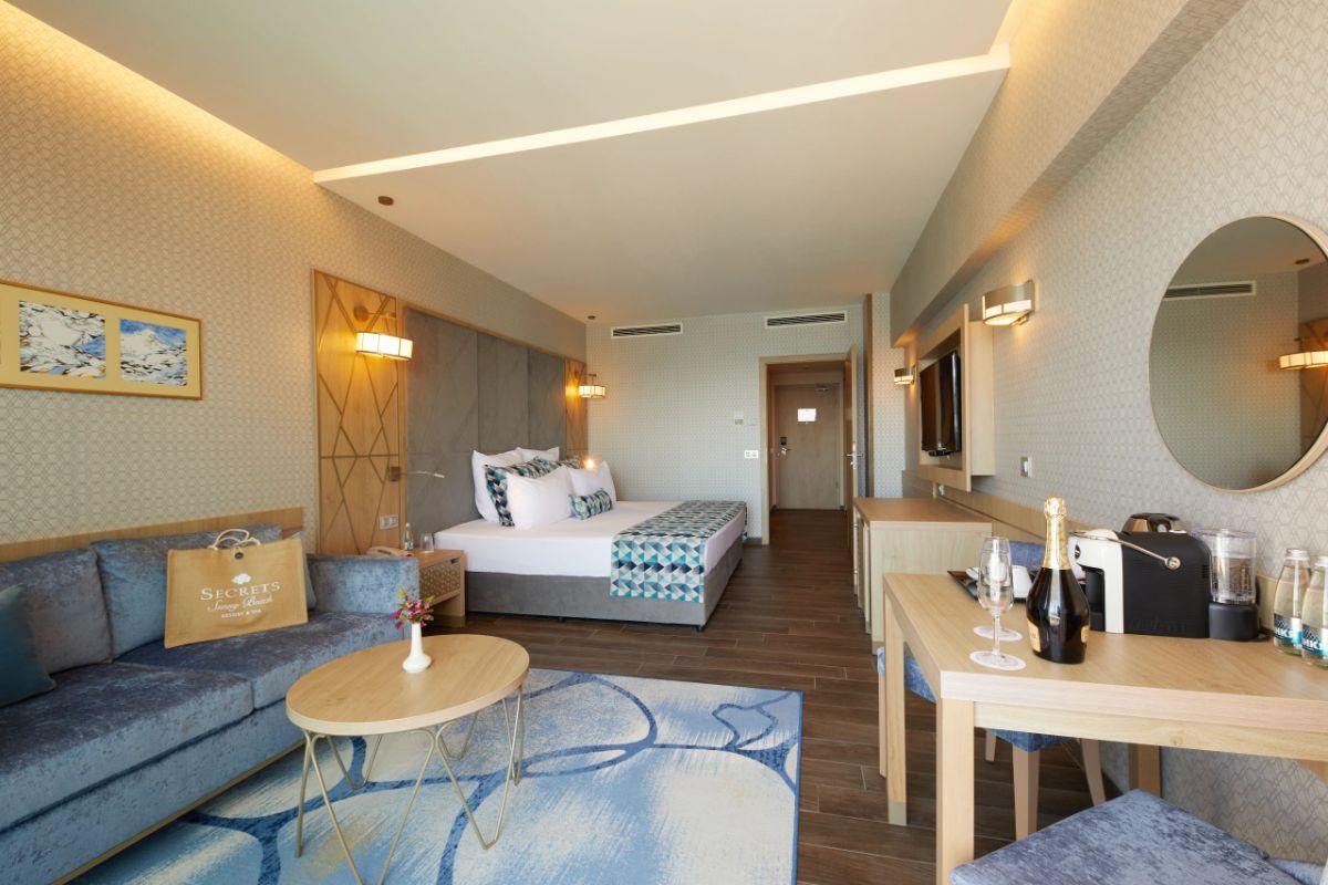 PREFERRED CLUB DOUBLE DELUXE CU VEDERE FRONTALĂ LA MARE Secrets Sunny Beach Resort & Spa PREFERRED CLUB DOUBLE DELUXE CU VEDERE FRONTALĂ LA MARE Secrets Sunny Beach Resort & Spa